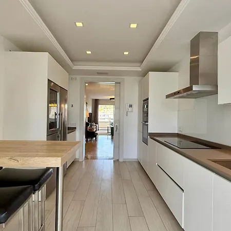 Unique Duplex Penthouse On Golden Mile Apartment *