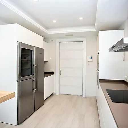Unique Duplex Penthouse On Golden Mile Apartment